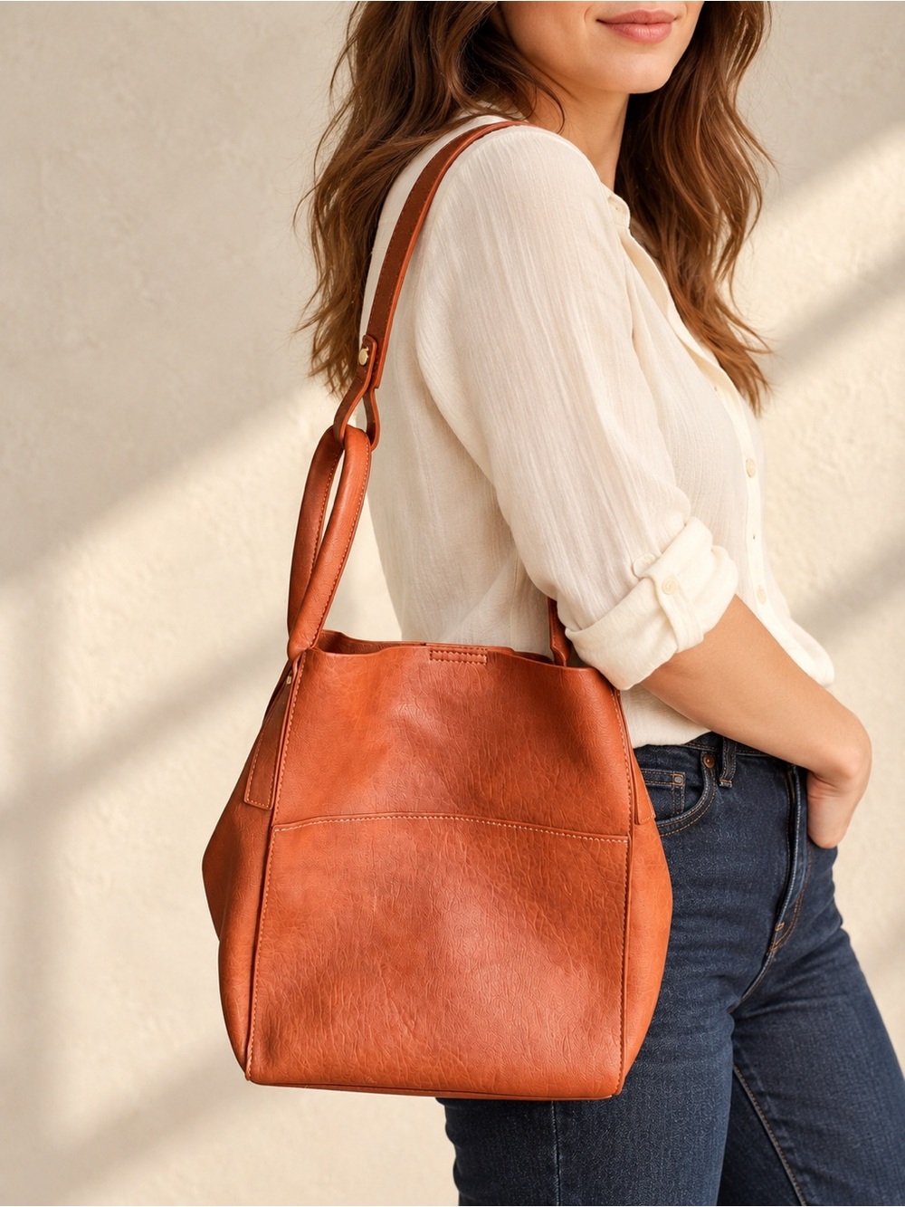 Everyday Leather Shoulder Tote in Cinnamon